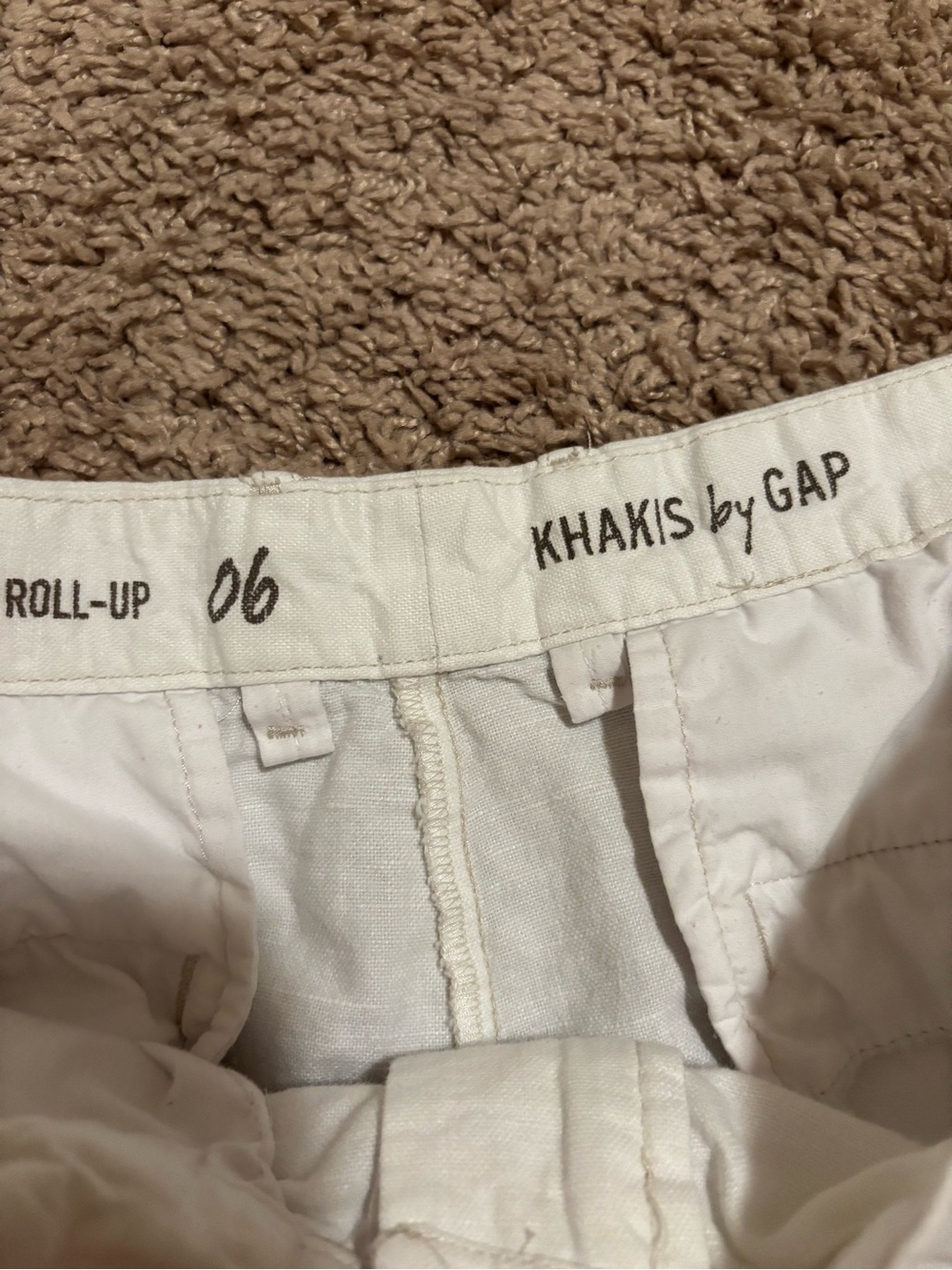 GAP White Roll-Up Khaki Shorts - Picture 2 of 5